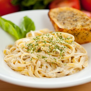  Fettuccine Alfredo